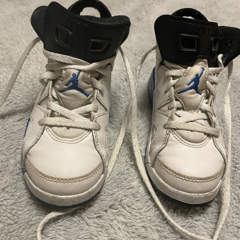 Jordan sneakers - Picture 4 of 9
